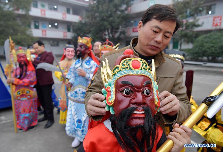 CHINA-JIANGXI-NUO OPERA-MASK MAKER(CN)