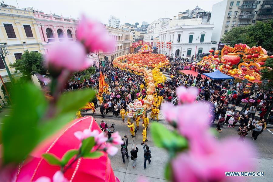 CHINA-MACAO-SPRING FESTIVAL-CELEBRATION-DRAGON DANCE (CN)