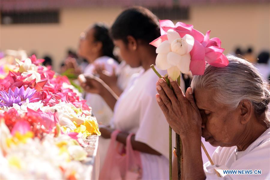 SRI LANKA-KELANIYA-POYA DAY