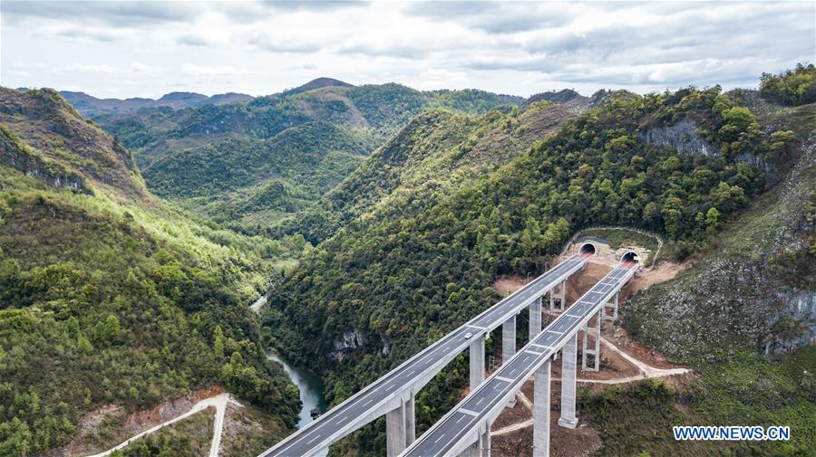 CHINA-GUIZHOU-INFRASTRUCTURE-EXPRESSWAY-CONSTRUCTION-TRAFFIC (CN)