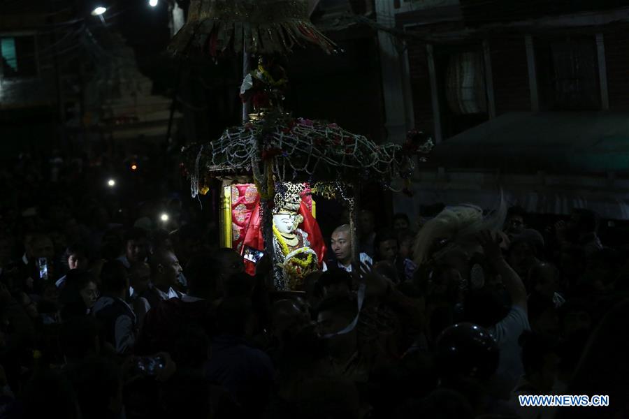 NEPAL-KATHMANDU-SETO MACHHENDRANATH CHARIOT FESTIVAL-LAST DAY