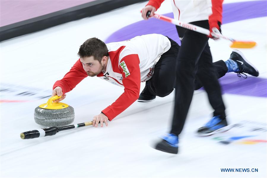 (SP)CHINA-BEIJING-CURLING-WCF WORLD CUP GRAND FINAL-DAY 2