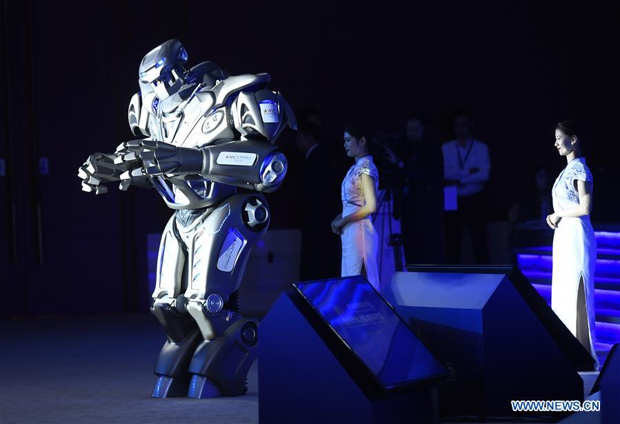 Xinhua Headlines: China advances to AI-powered future