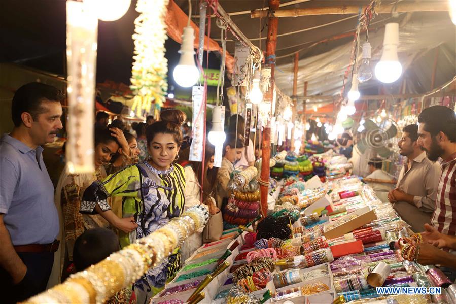 PAKISTAN-ISLAMABAD-EID AL-FITR-SHOPPING