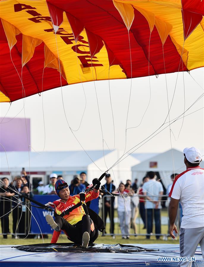 (SP)CHINA-WUHAN-7TH MILITARY WORLD GAMES-PARACHUTING