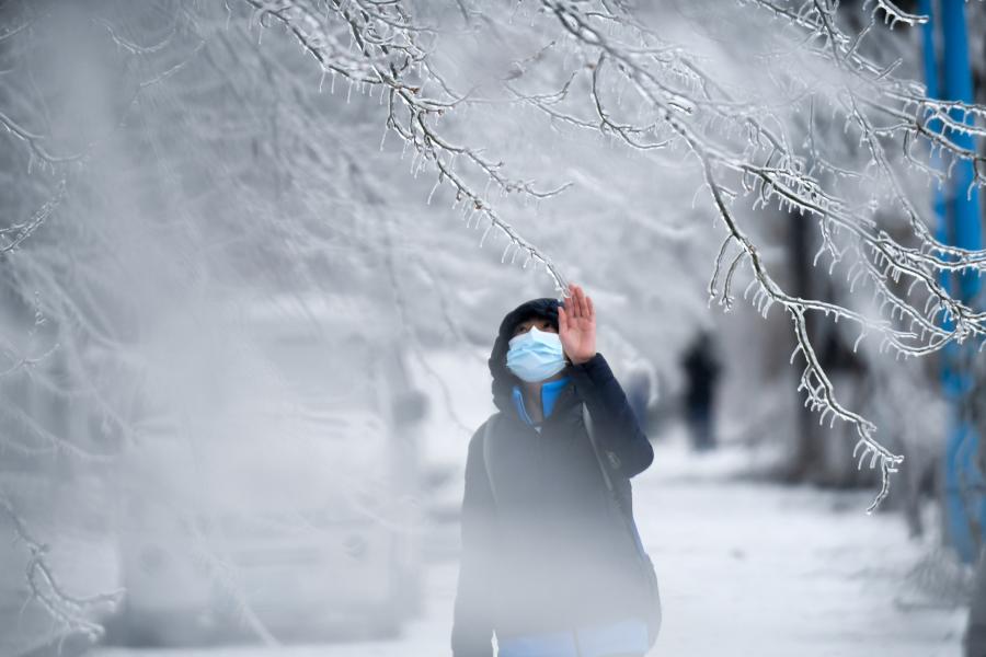 長春遭遇罕見強雨雪大風(fēng)冰凍天氣