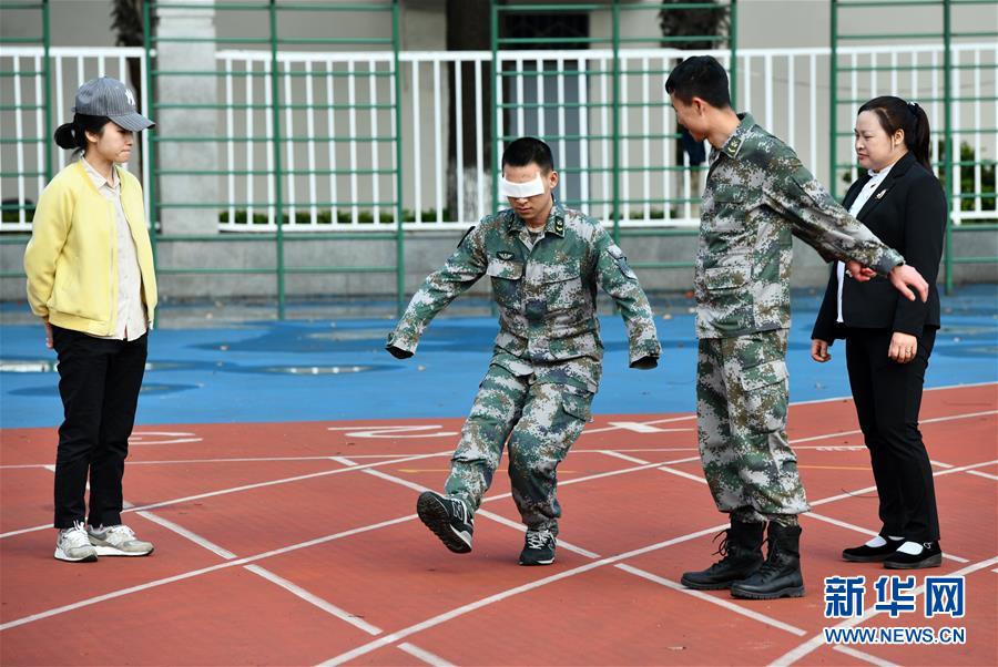 （時(shí)代先鋒·圖文互動(dòng)）（7）新時(shí)代最可愛的人——記陸軍某掃雷排爆大隊(duì)英雄戰(zhàn)士杜富國(guó)