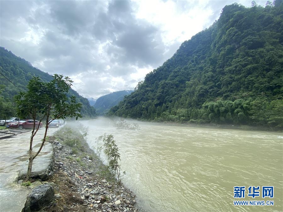 （防汛抗洪·圖文互動(dòng)）（1）山洪襲來(lái)前，澧水河畔大轉(zhuǎn)移