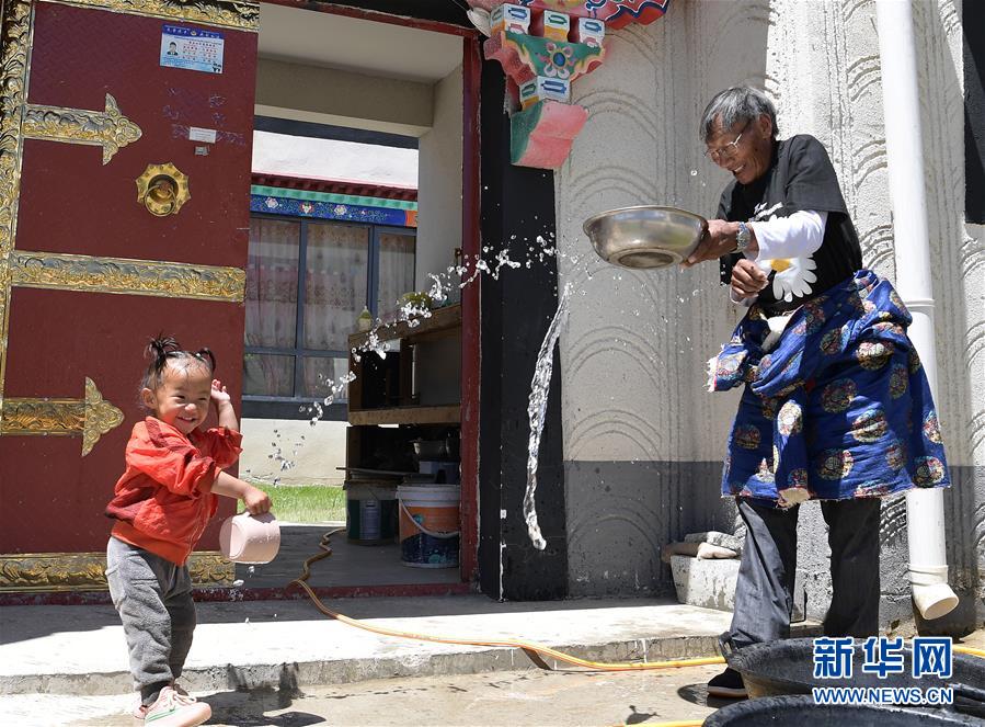 （新華全媒頭條·走向我們的小康生活·決戰(zhàn)決勝脫貧攻堅·圖文互動）（6）兩次遷徙“搬窮”記——海拔最高縣雙湖的“戰(zhàn)貧故事”