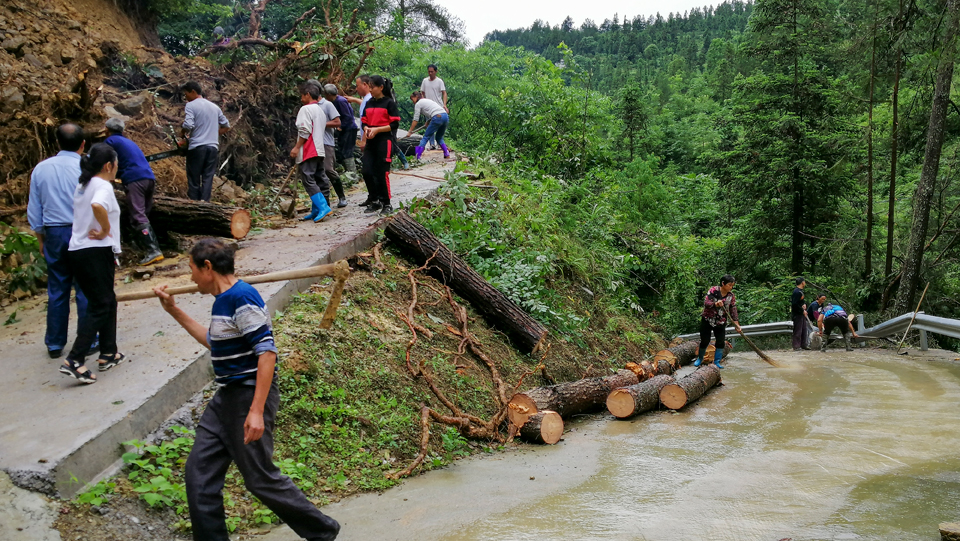 重慶黔江：洪災(zāi)過(guò)后積極開展自救