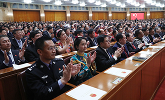 十三屆全國(guó)人大一次會(huì)議舉行第七次全體會(huì)議