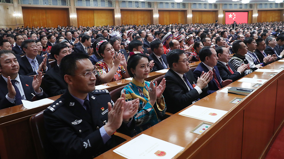 十三屆全國(guó)人大一次會(huì)議舉行第七次全體會(huì)議