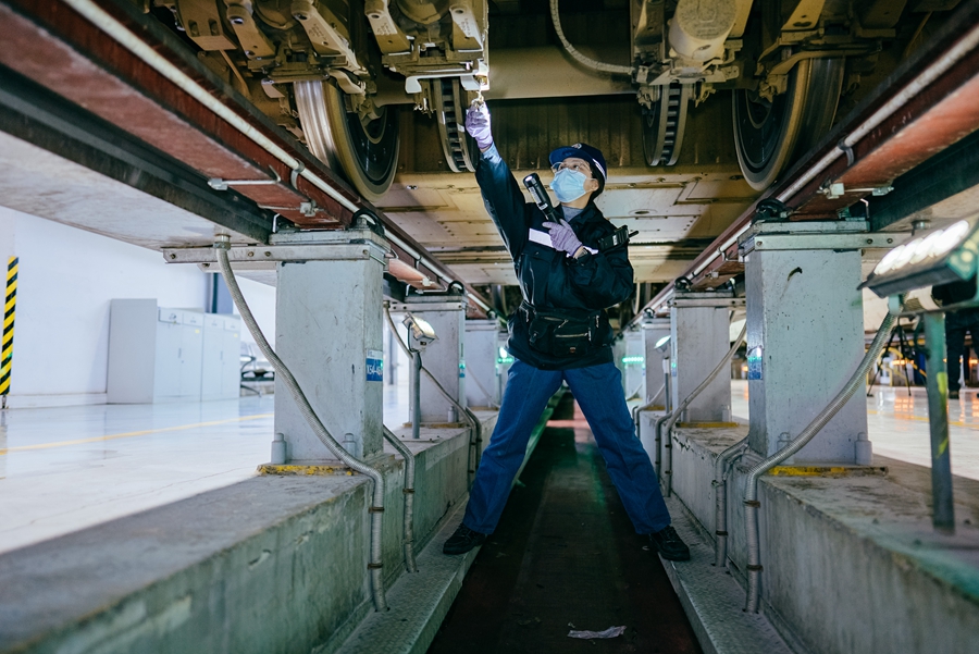 守護動車安全的“00后”女機械師